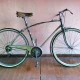 Poi ecco la verde �Montebello� del 1946, che rappresenta un esempio dello stile americano che si rifaceva alle biciclette cosiddette �cruiser�